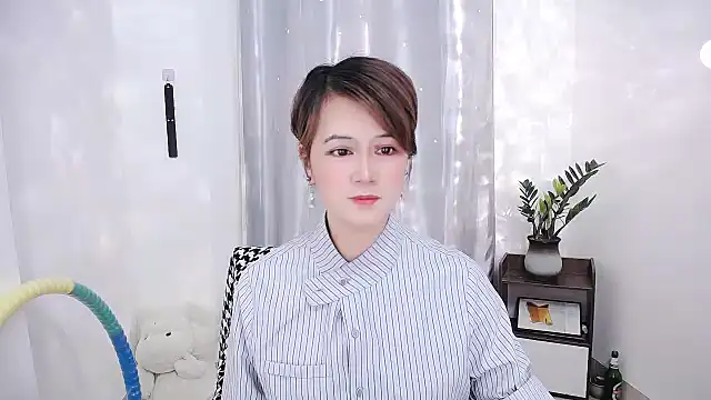 Snapshot of Fan_ting chatting on 13, 2, 2025 Fan ting online show from 13, 2, 2025