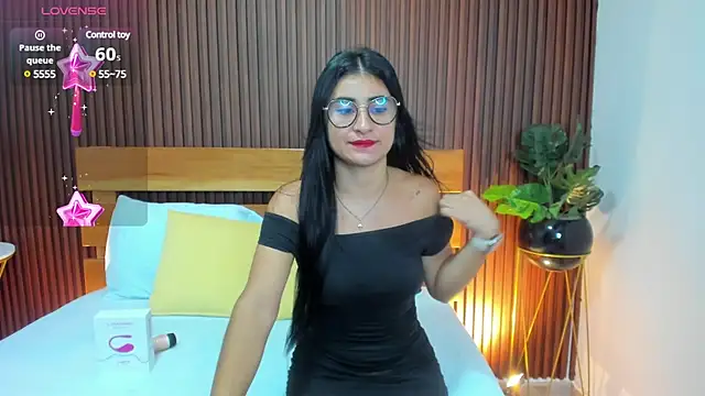 Snapshot of evelin_leroy chatting on 17, 2, 2025 evelin leroy online show from 17, 2, 2025