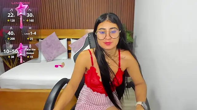 Snapshot of evelin_leroy chatting on 11, 3, 2025 evelin leroy online show from 11, 3, 2025