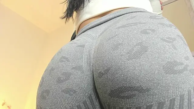 Snapshot of evelin_leroy chatting on 6, 11, 2025 evelin leroy online show from 6, 11, 2025