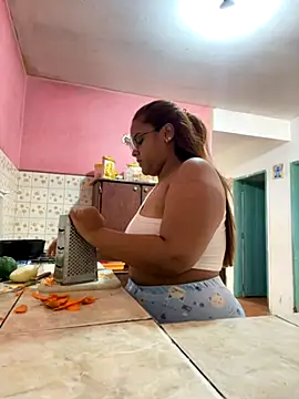 Snapshot of Evabigass chatting on 31, 10, 2025 Evabigass online show from 31, 10, 2025