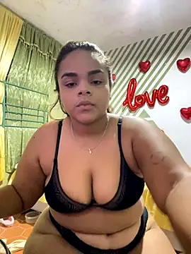 Snapshot of Evabigass chatting on 7, 11, 2025 Evabigass online show from 7, 11, 2025