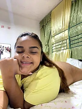 Snapshot of Evabigass chatting on 8, 11, 2025 Evabigass online show from 8, 11, 2025