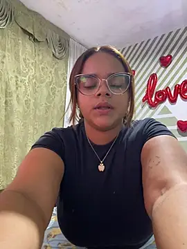 Snapshot of Evabigass chatting on 10, 1, 2026 Evabigass online show from 10, 1, 2026