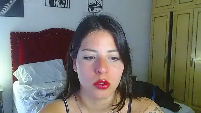 Snapshot of Alma-Mora chatting on 19, 9, 2025 Alma-Mora online show from 19, 9, 2025