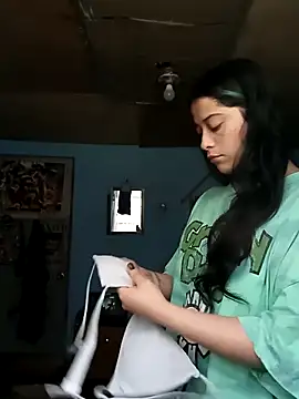 Elvishcassie  online show from 14, 1, 2026