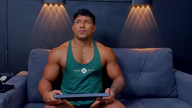 Snapshot of CallumMuscle chatting on 2, 2, 2025 CallumMuscle online show from 2, 2, 2025