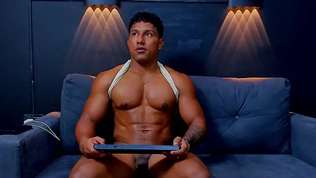 Snapshot of CallumMuscle chatting on 7, 3, 2025 CallumMuscle online show from 7, 3, 2025