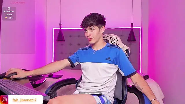 AlejooTwink online show from 12, 4, 2026