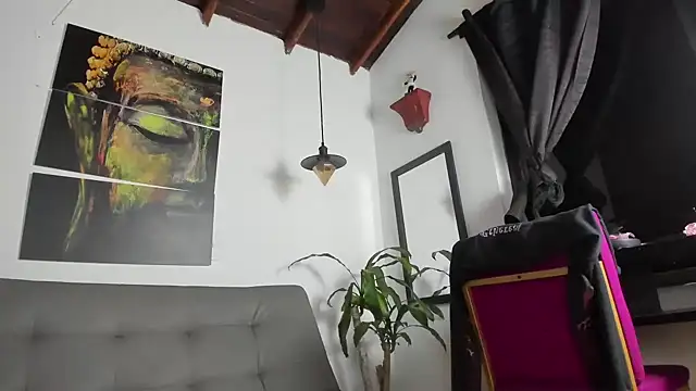 Layla 707 online show from 18, 3, 2025