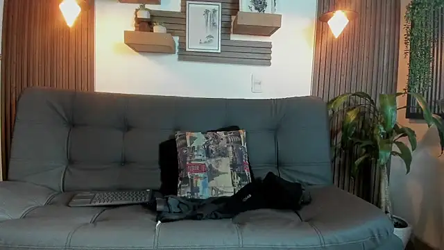 Layla 707 online show from 20, 10, 2025