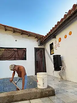 Snapshot of Leo_bunny_hot chatting on 29, 10, 2025 Leo bunny hot online show from 29, 10, 2025