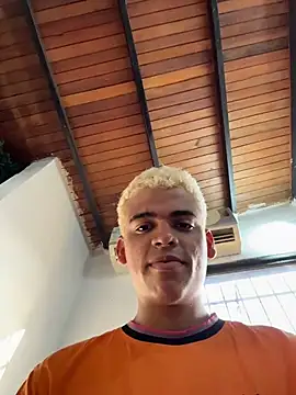 Snapshot of Leo_bunny_hot chatting on 1, 11, 2025 Leo bunny hot online show from 1, 11, 2025