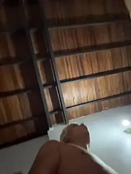 Snapshot of Leo_bunny_hot chatting on 8, 11, 2025 Leo bunny hot online show from 8, 11, 2025