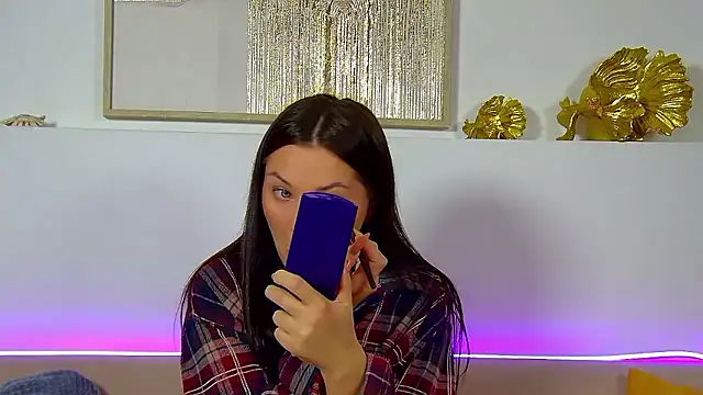 Snapshot of AlexandraBloom chatting on 6, 11, 2025 AlexandraBloom online show from 6, 11, 2025