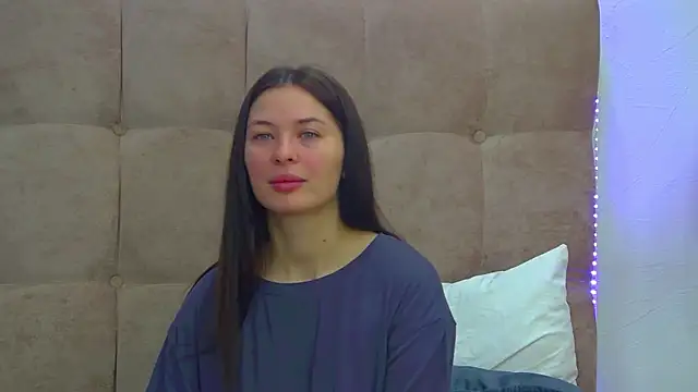 Snapshot of AlexandraBloom chatting on 28, 11, 2025 AlexandraBloom online show from 28, 11, 2025