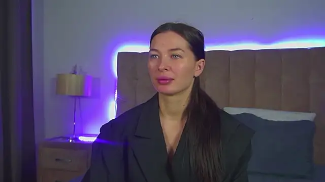 Snapshot of AlexandraBloom chatting on 30, 11, 2025 AlexandraBloom online show from 30, 11, 2025