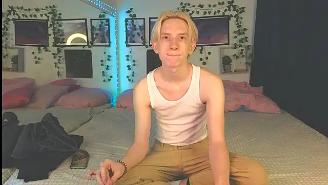 Snapshot of Ron_Vils chatting on 11, 1, 2025 Ron Vils online show from 11, 1, 2025