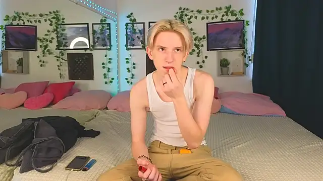 Snapshot of Ron_Vils chatting on 16, 1, 2025 Ron Vils online show from 16, 1, 2025