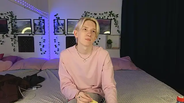 Snapshot of Ron_Vils chatting on 19, 1, 2025 Ron Vils online show from 19, 1, 2025