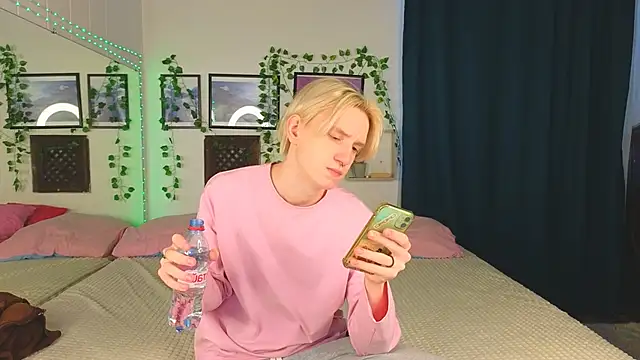 Snapshot of Ron_Vils chatting on 22, 1, 2025 Ron Vils online show from 22, 1, 2025