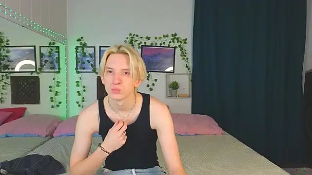 Snapshot of Ron_Vils chatting on 26, 1, 2025 Ron Vils online show from 26, 1, 2025