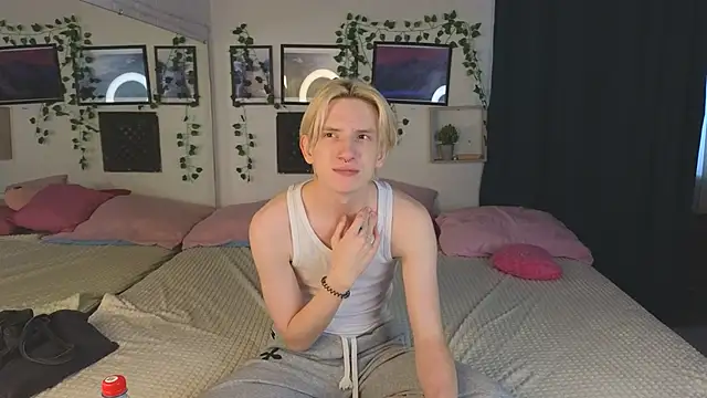 Snapshot of Ron_Vils chatting on 29, 1, 2025 Ron Vils online show from 29, 1, 2025