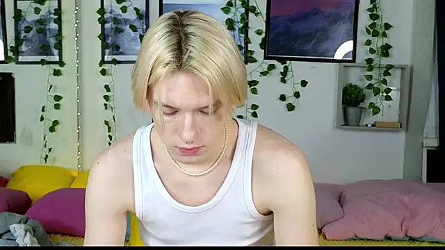 Snapshot of Ron_Vils chatting on 6, 2, 2025 Ron Vils online show from 6, 2, 2025