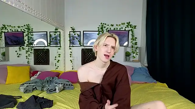 Snapshot of Ron_Vils chatting on 6, 2, 2025 Ron Vils online show from 6, 2, 2025