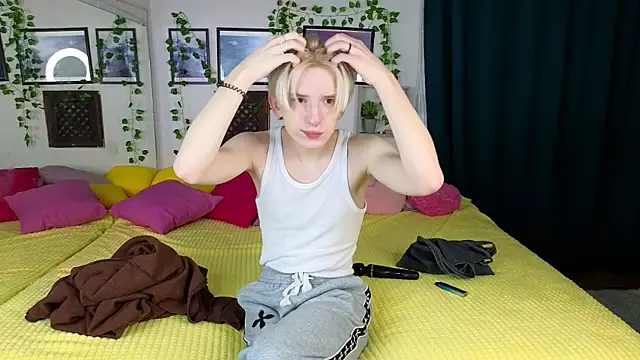 Snapshot of Ron_Vils chatting on 13, 2, 2025 Ron Vils online show from 13, 2, 2025