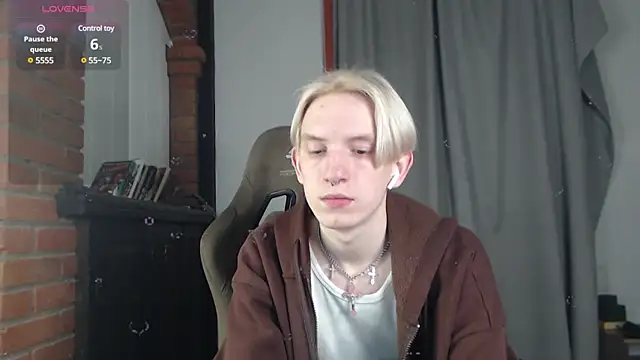 Snapshot of Ron_Vils chatting on 15, 2, 2025 Ron Vils online show from 15, 2, 2025