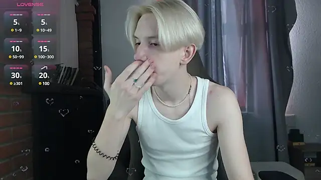 Snapshot of Ron_Vils chatting on 17, 2, 2025 Ron Vils online show from 17, 2, 2025