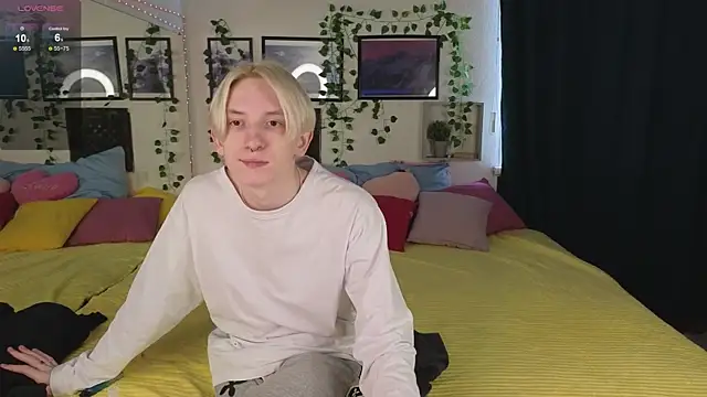 Snapshot of Ron_Vils chatting on 20, 2, 2025 Ron Vils online show from 20, 2, 2025