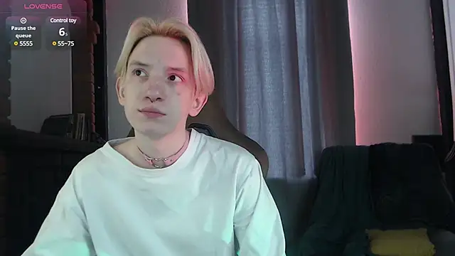 Snapshot of Ron_Vils chatting on 3, 3, 2025 Ron Vils online show from 3, 3, 2025