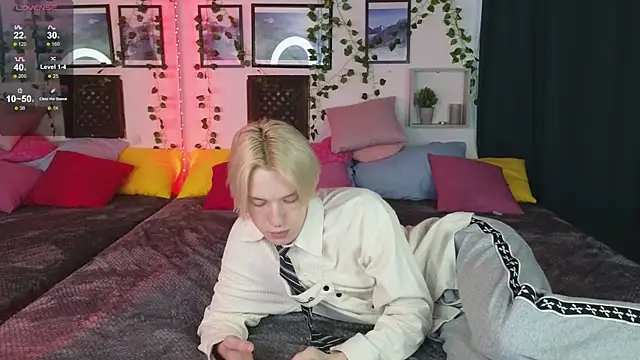 Snapshot of Ron_Vils chatting on 6, 3, 2025 Ron Vils online show from 6, 3, 2025