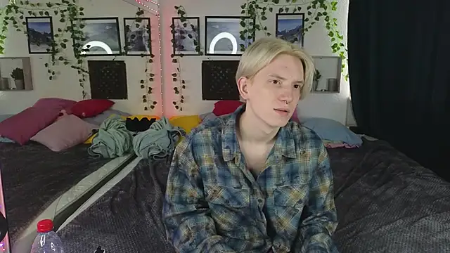 Snapshot of Ron_Vils chatting on 17, 3, 2025 Ron Vils online show from 17, 3, 2025