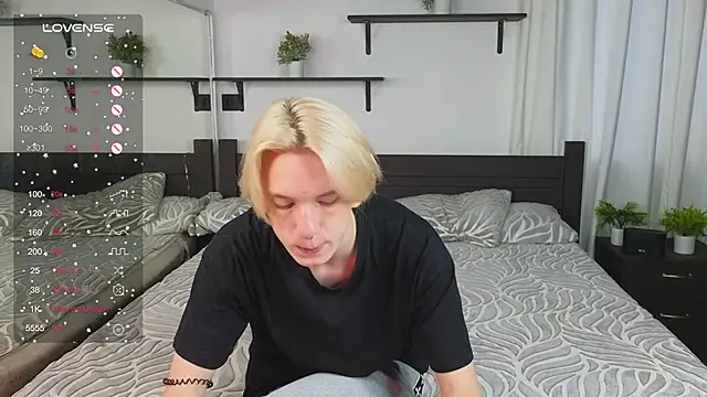 Snapshot of Ron_Vils chatting on 10, 9, 2025 Ron Vils online show from 10, 9, 2025