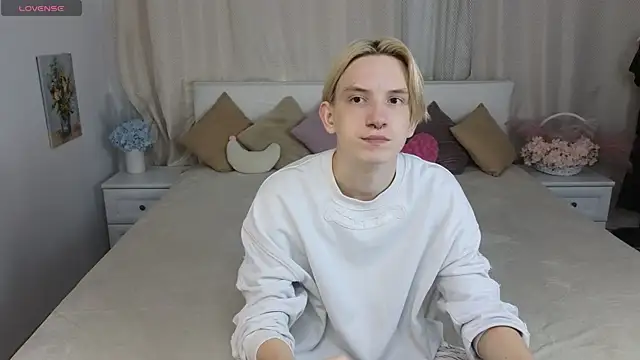 Snapshot of Ron_Vils chatting on 11, 9, 2025 Ron Vils online show from 11, 9, 2025