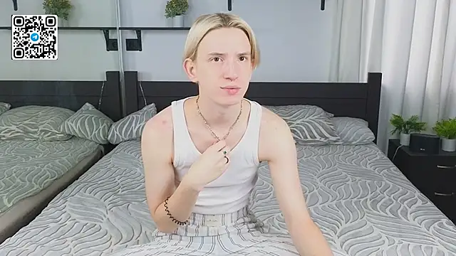 Snapshot of Ron_Vils chatting on 20, 9, 2025 Ron Vils online show from 20, 9, 2025