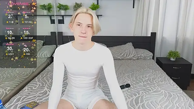 Snapshot of Ron_Vils chatting on 19, 10, 2025 Ron Vils online show from 19, 10, 2025