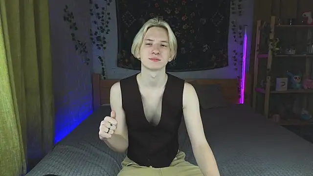 Snapshot of Ron_Vils chatting on 30, 10, 2025 Ron Vils online show from 30, 10, 2025