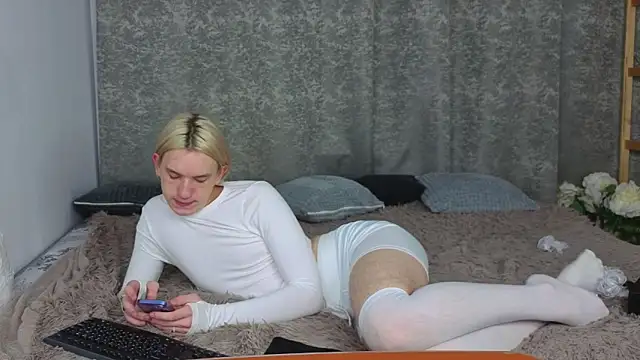 Snapshot of Ron_Vils chatting on 8, 11, 2025 Ron Vils online show from 8, 11, 2025