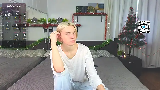 Snapshot of Ron_Vils chatting on 14, 12, 2025 Ron Vils online show from 14, 12, 2025