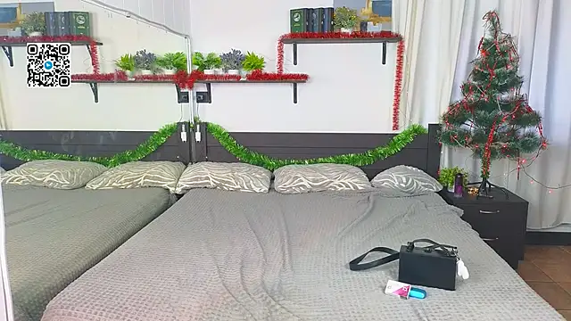 Snapshot of Ron_Vils chatting on 15, 12, 2025 Ron Vils online show from 15, 12, 2025