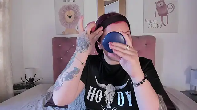 Snapshot of CelessteRedds chatting on 11, 11, 2025 CelessteRedds online show from 11, 11, 2025