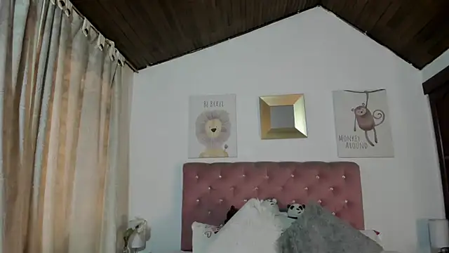 Snapshot of CelessteRedds chatting on 19, 12, 2025 CelessteRedds online show from 19, 12, 2025