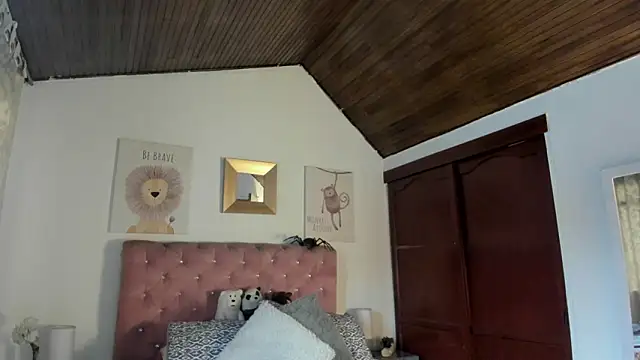 Snapshot of CelessteRedds chatting on 17, 2, 2026 CelessteRedds online show from 17, 2, 2026