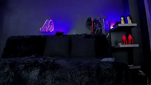 Snapshot of DelaneyStone chatting on 4, 11, 2025 DelaneyStone online show from 4, 11, 2025