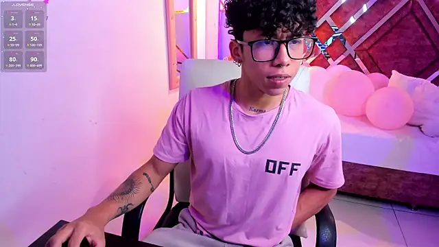 AkazaBoy  online show from 17, 3, 2025