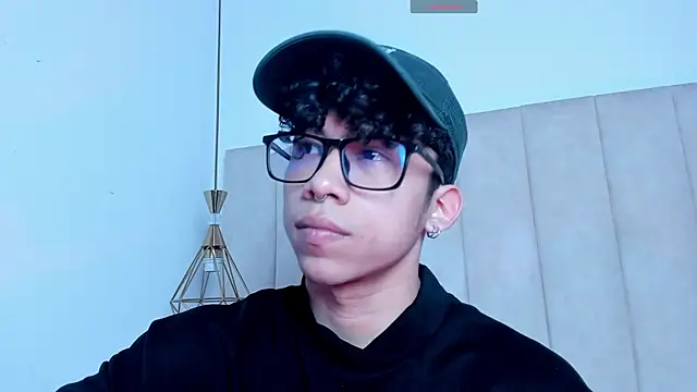 AkazaBoy  online show from 17, 4, 2026